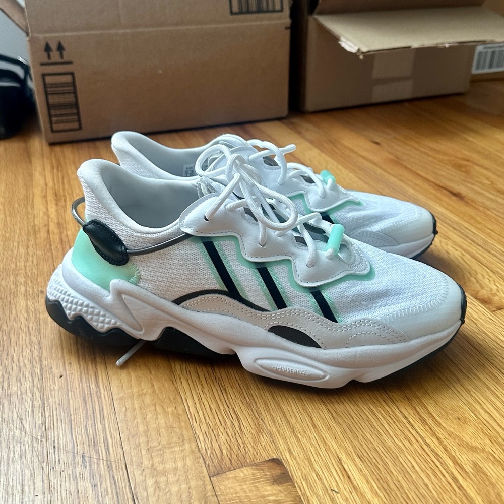 Adidas Ozweego Tennis Shoes Size 7